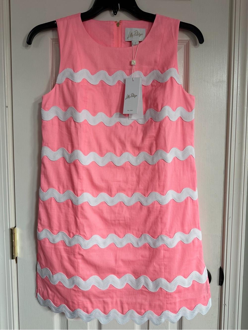NWT Lilly Pulitzer women’s Pink white Sleeveless Scallop Dress short mini 2 S